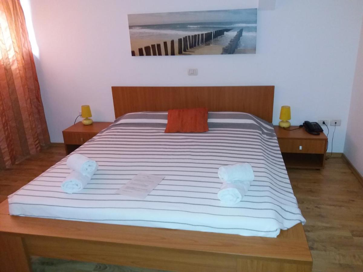Hotel Vila Veneto 蒂米什瓦拉 外观 照片