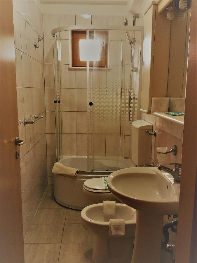Hotel Vila Veneto 蒂米什瓦拉 外观 照片