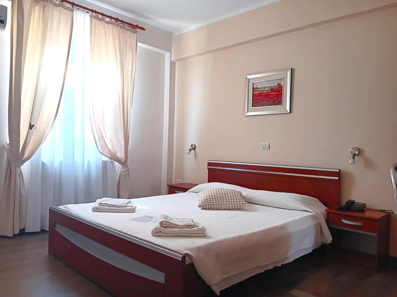 Hotel Vila Veneto 蒂米什瓦拉 外观 照片