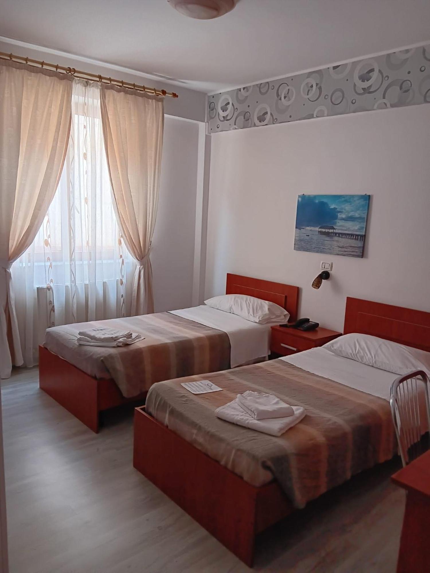 Hotel Vila Veneto 蒂米什瓦拉 外观 照片