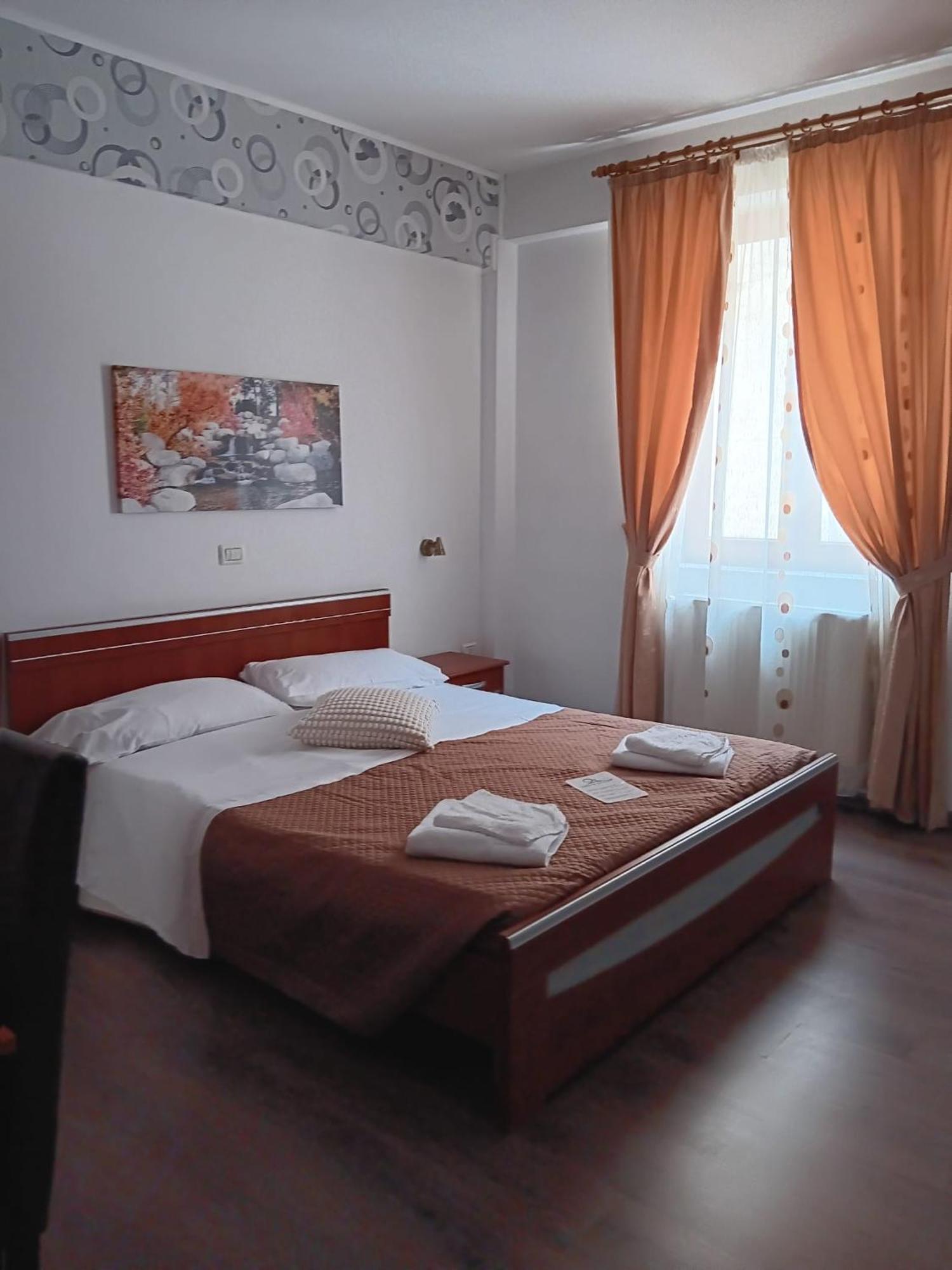 Hotel Vila Veneto 蒂米什瓦拉 外观 照片
