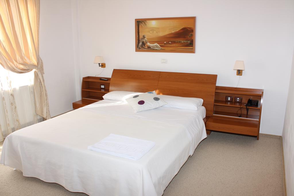 Hotel Vila Veneto 蒂米什瓦拉 外观 照片